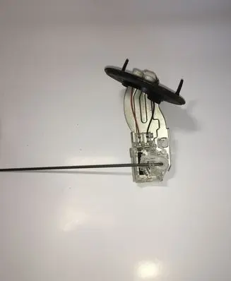 Suzuki Grand Vitara II Fuel level sensor 