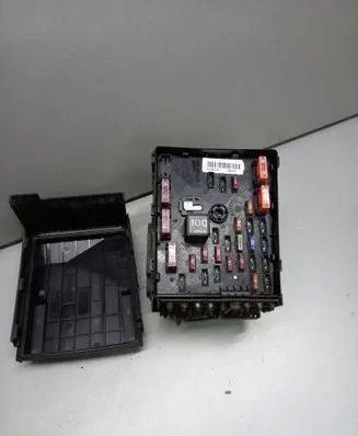 Volkswagen PASSAT B6 Fuse module 3C0937125 41302575