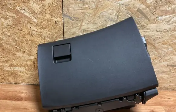 Opel Insignia A Glove box 13308550