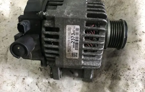 Peugeot 208 Generator/alternator 9688237380