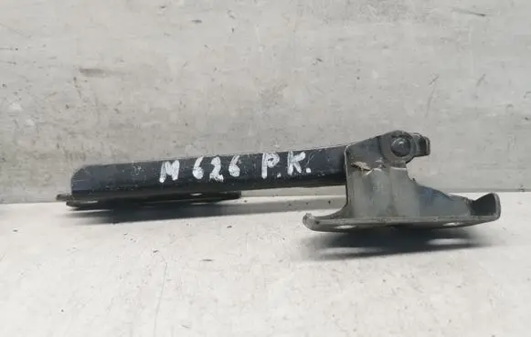 Mazda 626 Engine bonnet/hood hinges