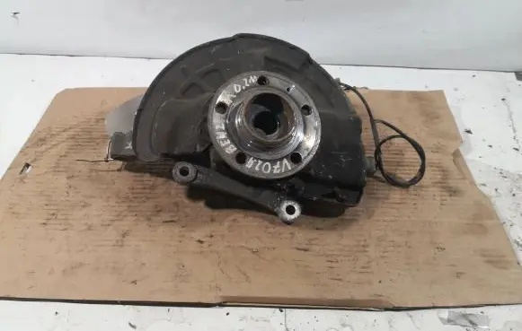 Volvo V70 Front wheel hub spindle knuckle 9461943