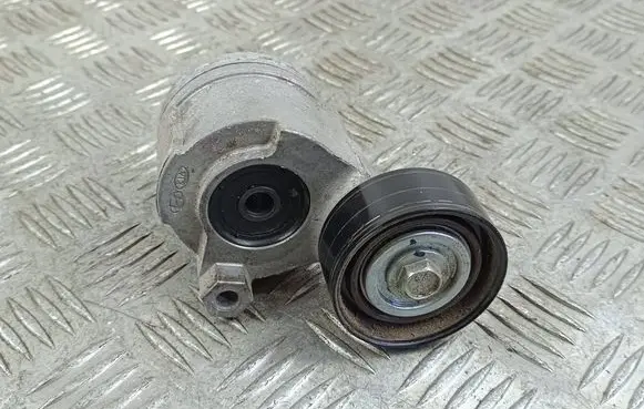 KIA Sorento IV Generator/alternator belt tensioner