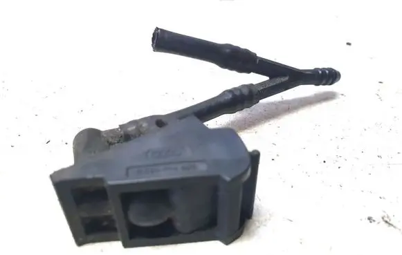 Audi A2 Windshield washer spray nozzle 8Z0955987B