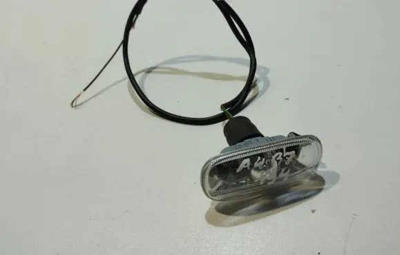Audi A4 S4 B7 8E 8H Front fender indicator light 8E0949127