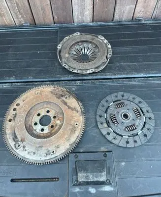Mitsubishi Colt Clutch set kit A1352500503 2301A045 121878003225