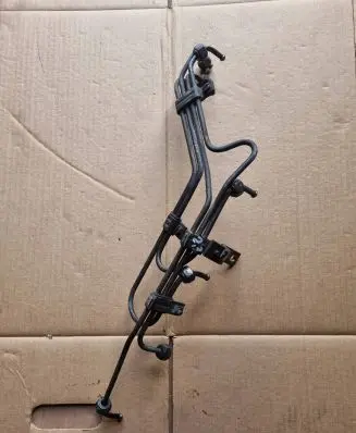 Opel Frontera A Fuel injector supply line/pipe 