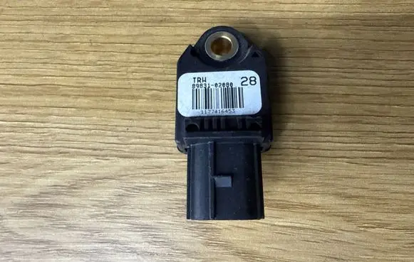 Toyota Auris 150 Airbag deployment crash/impact sensor 8983102080