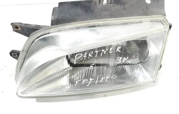 Peugeot Partner Headlight/headlamp 67722995