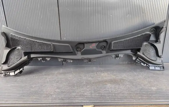 Mercedes-Benz GLA H247 Wiper trim A2478302800