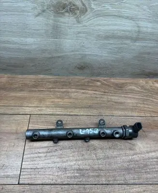 Skoda Octavia Mk2 (1Z) Fuel main line pipe 0281002858 17433725 07077