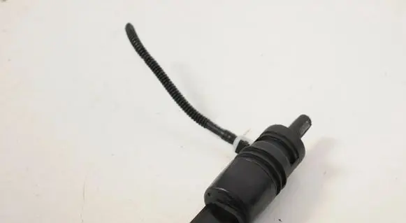 Tesla Model 3 Windscreen/windshield washer pump 7302589
