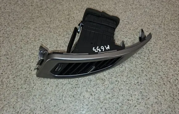 SsangYong Korando Dash center air vent grill 6961M34400