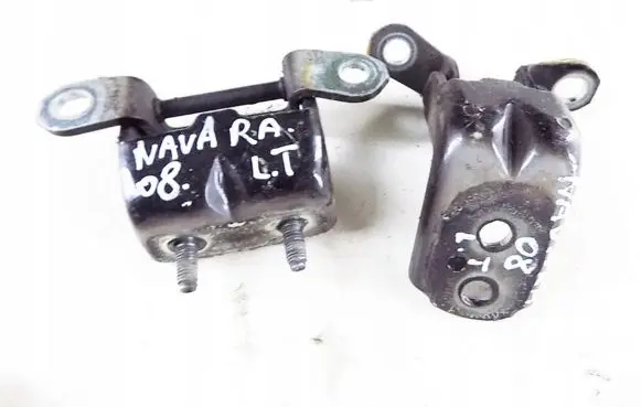 Nissan Navara D40 Rear door hinge set 