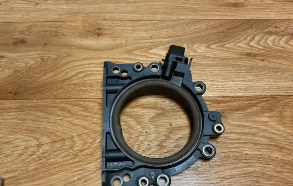Volkswagen PASSAT B6 other engine part 038103173A