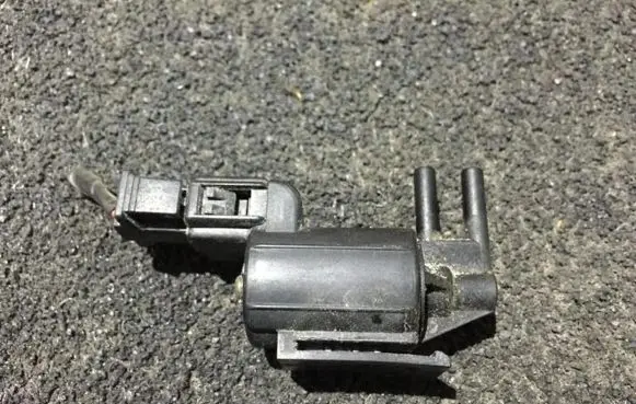 Mitsubishi Carisma Turbo solenoid valve k5t49682 6y05