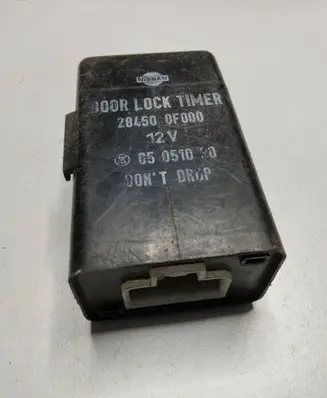 Nissan Navara D22 Door control unit/module 284500F000 05051030