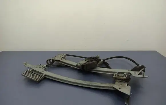 Renault Megane II Front door window regulator with motor 116937B