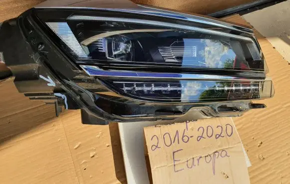 Volkswagen Tiguan Headlight/headlamp 5NB941082A