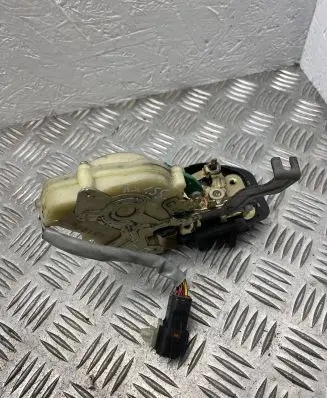 KIA Sorento Front door lock