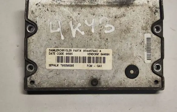 Chrysler Voyager Fuse module 05144579AC T015501385
