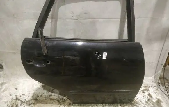 Seat Ibiza III (6L) Rear door JUODOS