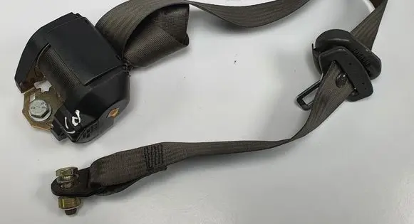 Fiat Punto (188) Rear seatbelt 040168
