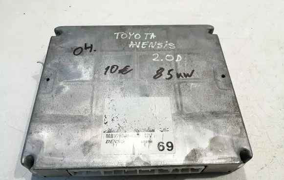 Toyota Avensis T250 Engine control unit/module 8966105690 MB1758006325