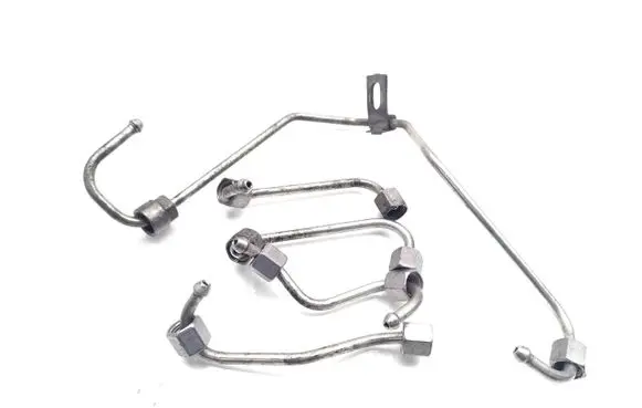 Land Rover Discovery Sport Fuel injector supply line/pipe 