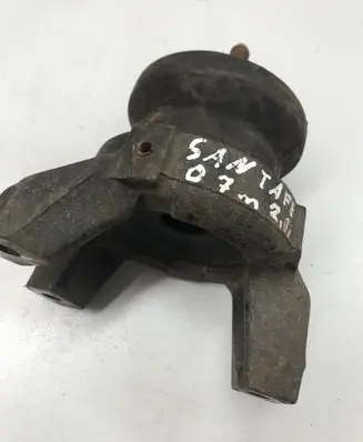 Hyundai Santa Fe Engine mount bracket 219322B000
