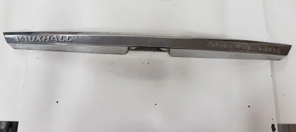Opel Astra H Tailgate trim 461088395 13105814