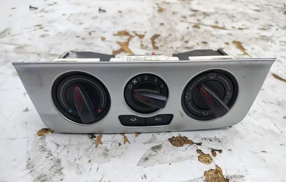 Seat Ibiza IV (6J,6P) Climate control unit 6J0820045A