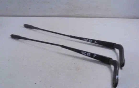 Mercedes-Benz Sprinter W906 Front wiper blade arm A0018205944