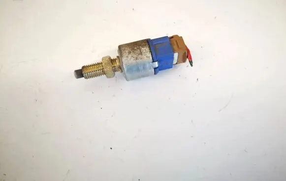 Toyota RAV 4 (XA20) Brake pedal sensor switch