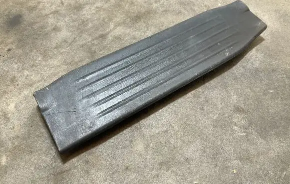 Toyota Hilux (AN10, AN20, AN30) Rear sill trim cover 679170K020