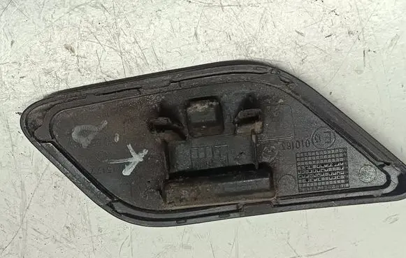 Volkswagen Tiguan Headlight washer spray nozzle cap/cover 5N0955109 15177