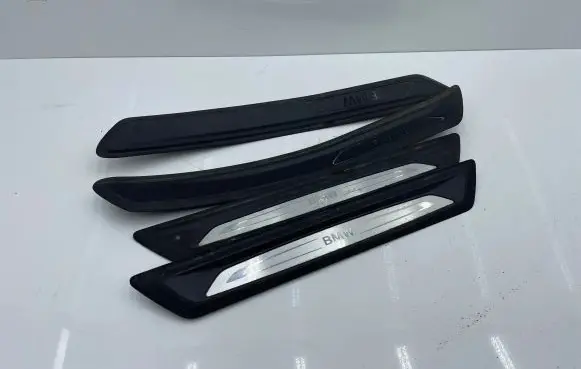 Front sill trim cover