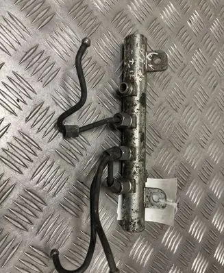Opel Zafira B Fuel main line pipe 55197372