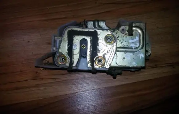 Mazda 323 F Rear door lock