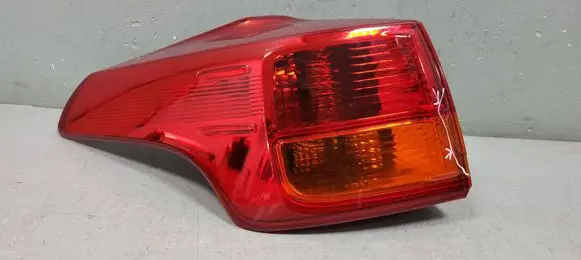 Toyota RAV 4 (XA40) Rear/tail lights