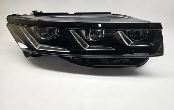 Volkswagen Touareg III Headlight/headlamp 761941082AB