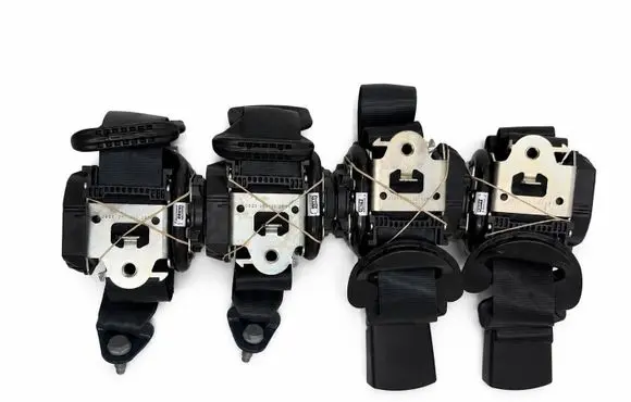 Opel Corsa F Set of seat belts 98266702XX 98208526XX 98208525XX