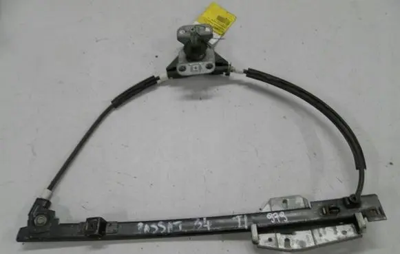 Volkswagen PASSAT B4 Rear door manual window regulator 