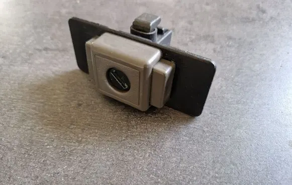 Mitsubishi Pajero Sport I Glove box handle 