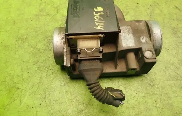 Volvo 850 Mass air flow meter 0281002074