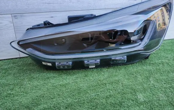 Ford Focus Headlight/headlamp