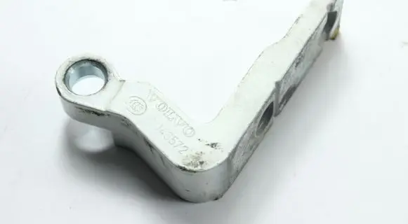 Volvo V40 Front door upper hinge 31424657