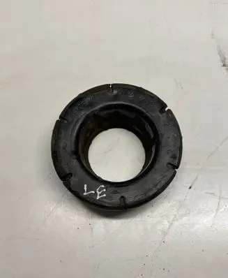Jeep Grand Cherokee WL Rear coil spring rubber mount 68275897AA