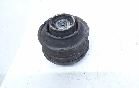 Mercedes-Benz C W203 Engine mount bracket 401917