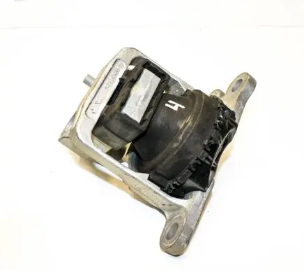 Nissan X-Trail T32 Engine mount bracket 112114BA0A